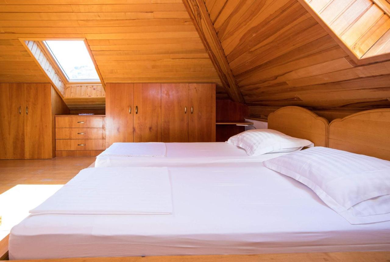 Guest House J&J Zaton  Bagian luar foto