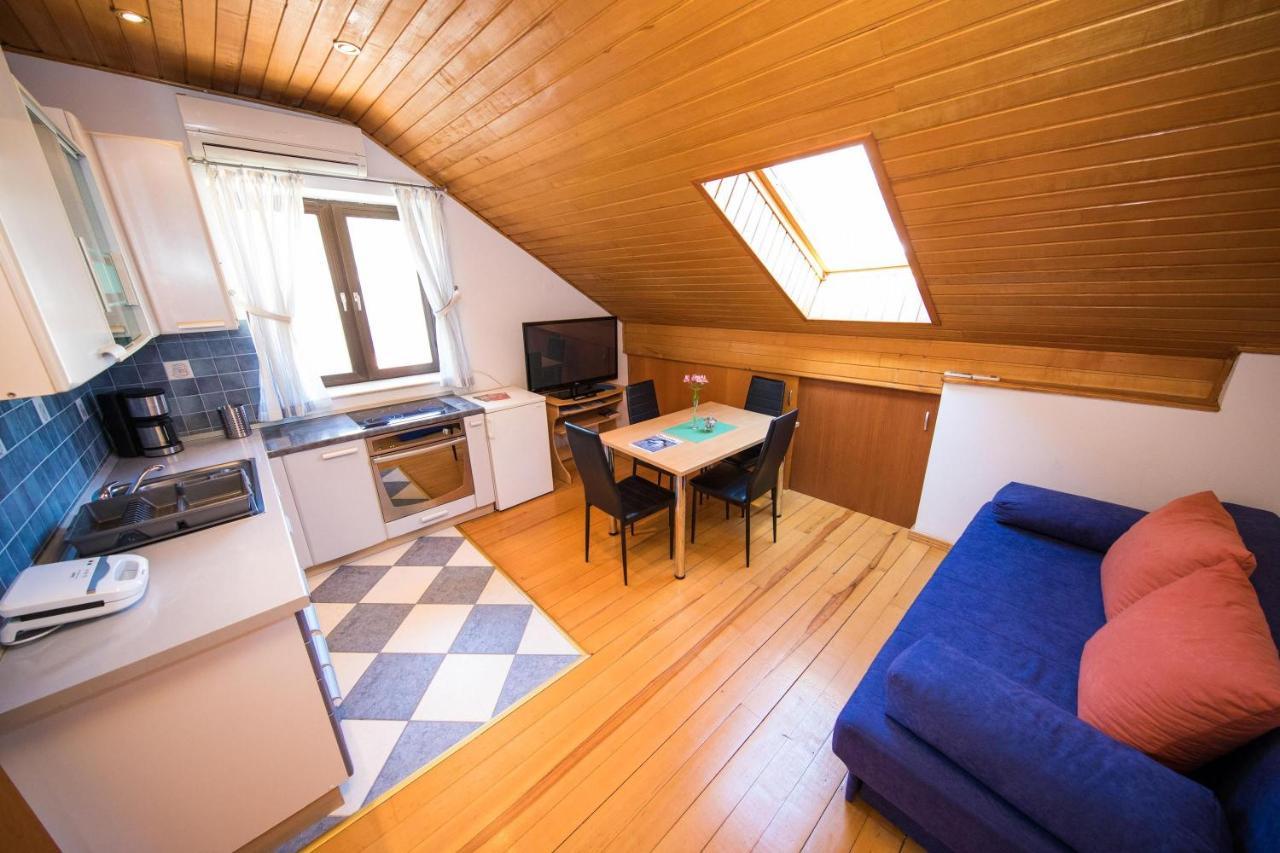 Guest House J&J Zaton  Bagian luar foto