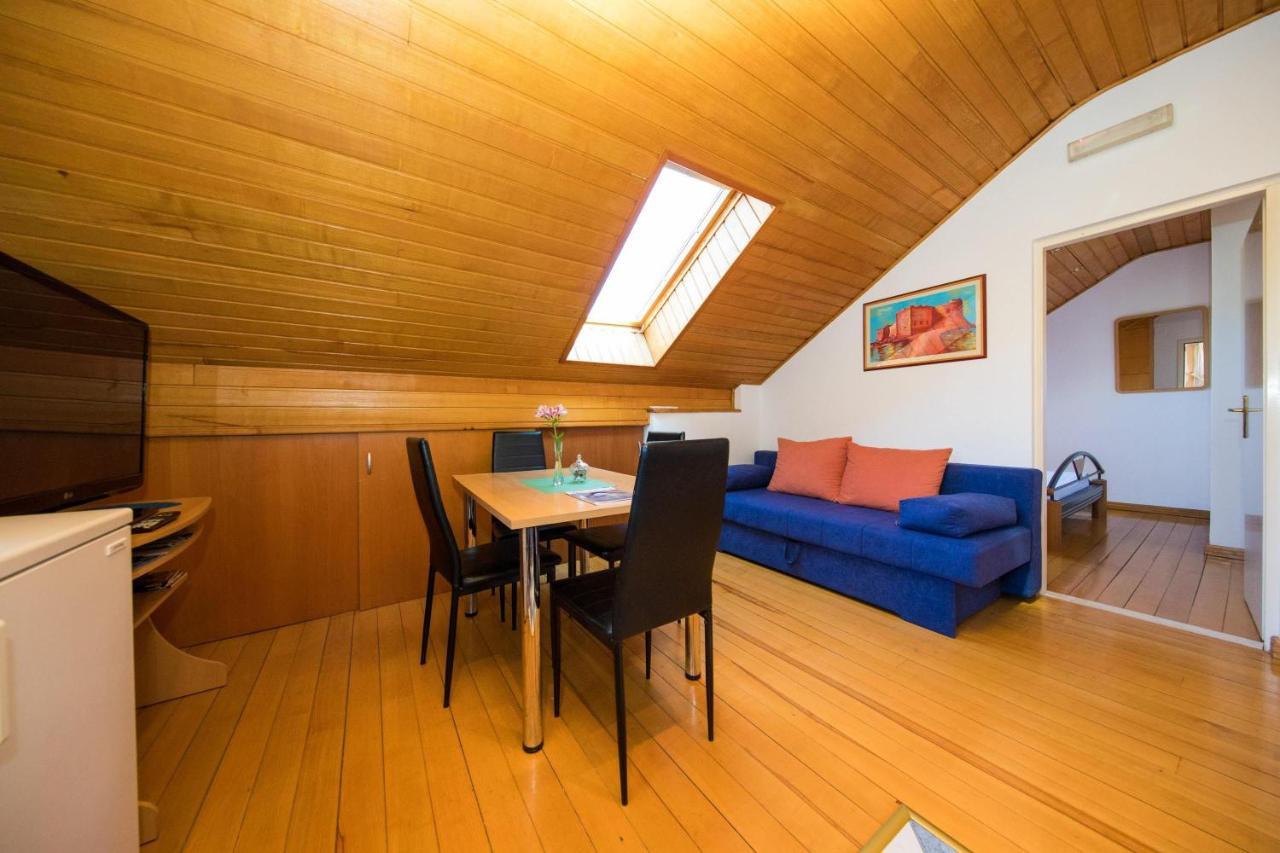 Guest House J&J Zaton  Bagian luar foto