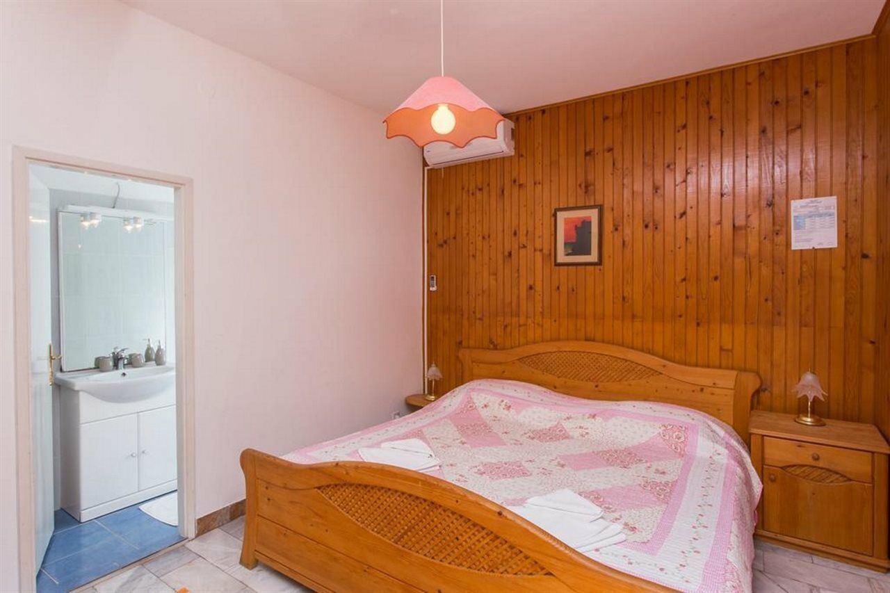 Guest House J&J Zaton  Bagian luar foto